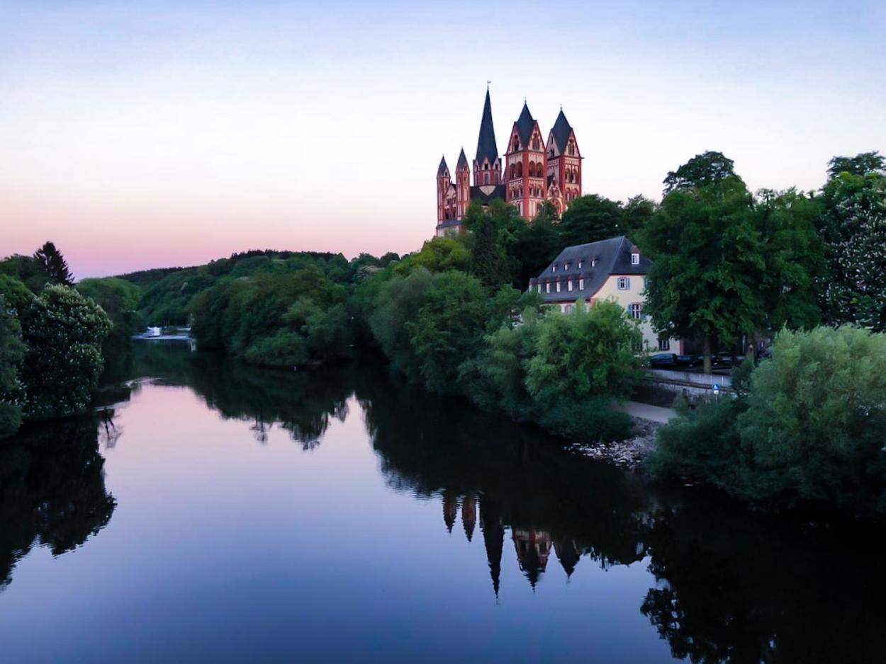 Отель Zur Eisenbahn Лимбург-ан-дер-Лан Экстерьер фото